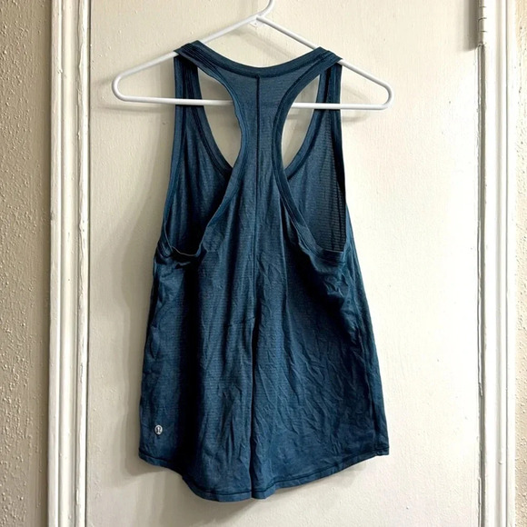 Lululemon Tie It Up Singlet~ Heathered Alberta Lake~ size 6 - Picture 9 of 10